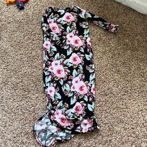 Posh peanut sleep gown